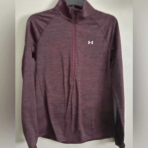 Under Armour Tops - Women's Under Armour Maroon Half Zip Running Shirt W/thumb holes sleeve logo L